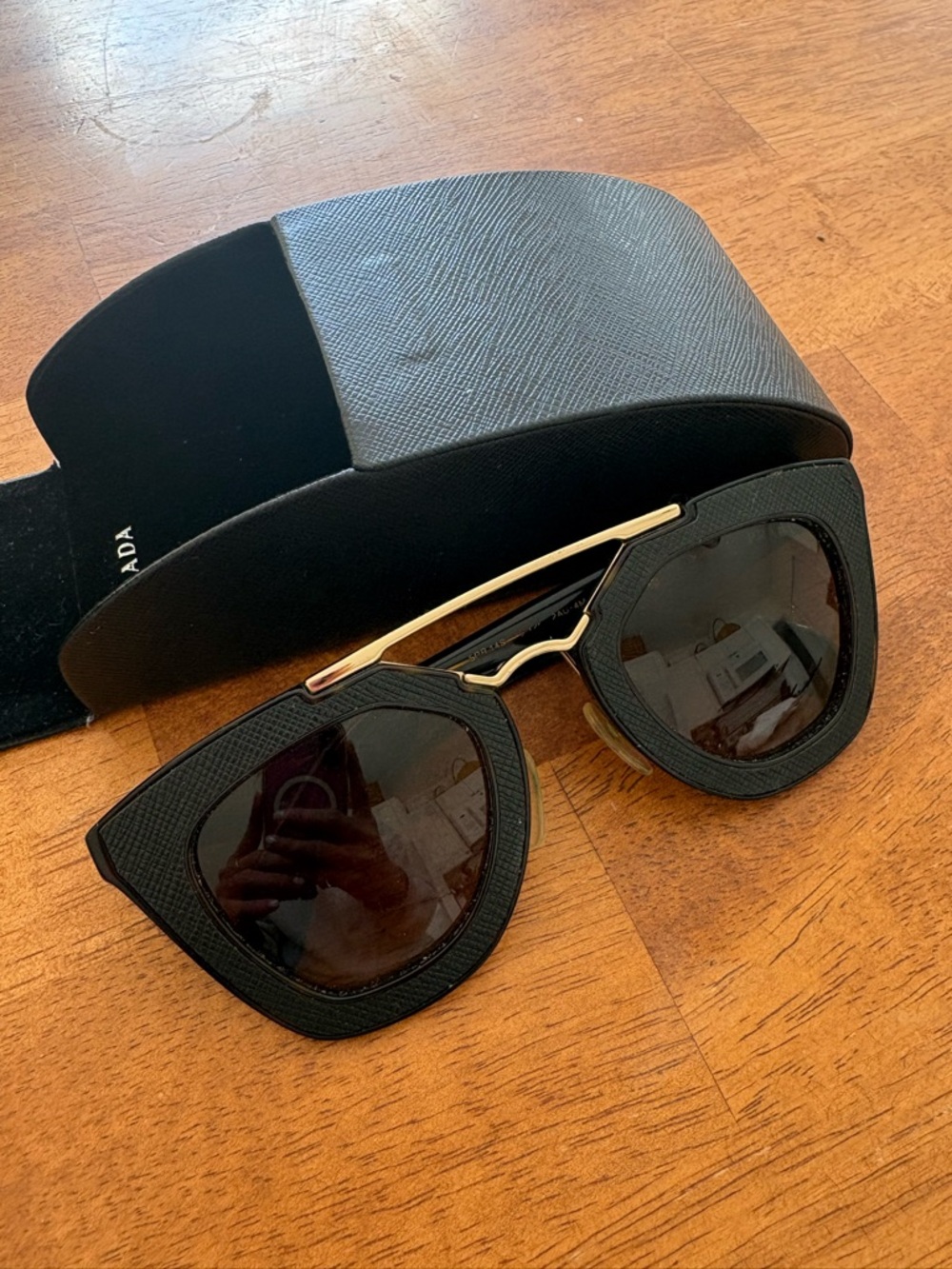 Prada Sunglasses - Picture 4 of 9